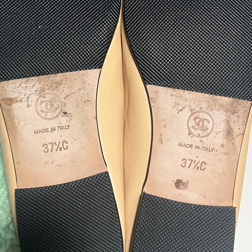 CHANEL Women's Tan and Black Loafers - Picture 6 of 12
